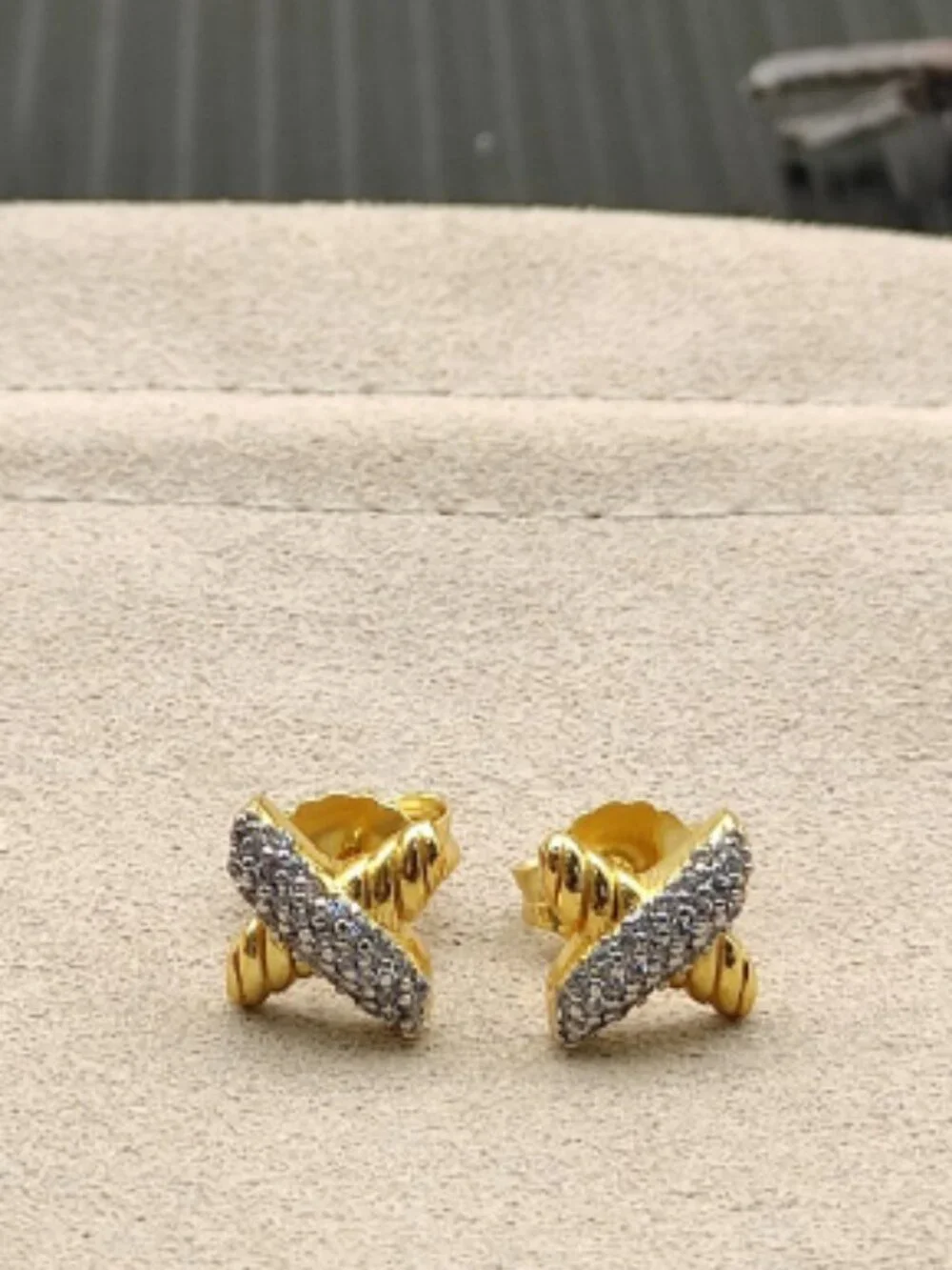 ✨ David Yaman Earrings - Picture 4 of 5